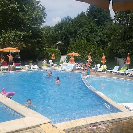 Privates, Schoenes Und Grosses Appartement In Goldstrand エクステリア 写真